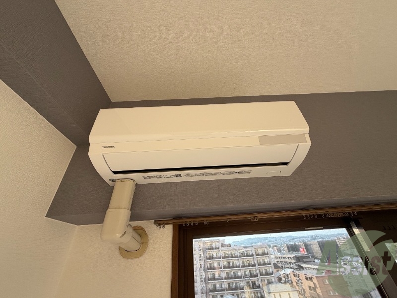 その他設備　こちらのお部屋はエアコン付きです。年中快適に暮らせますね。