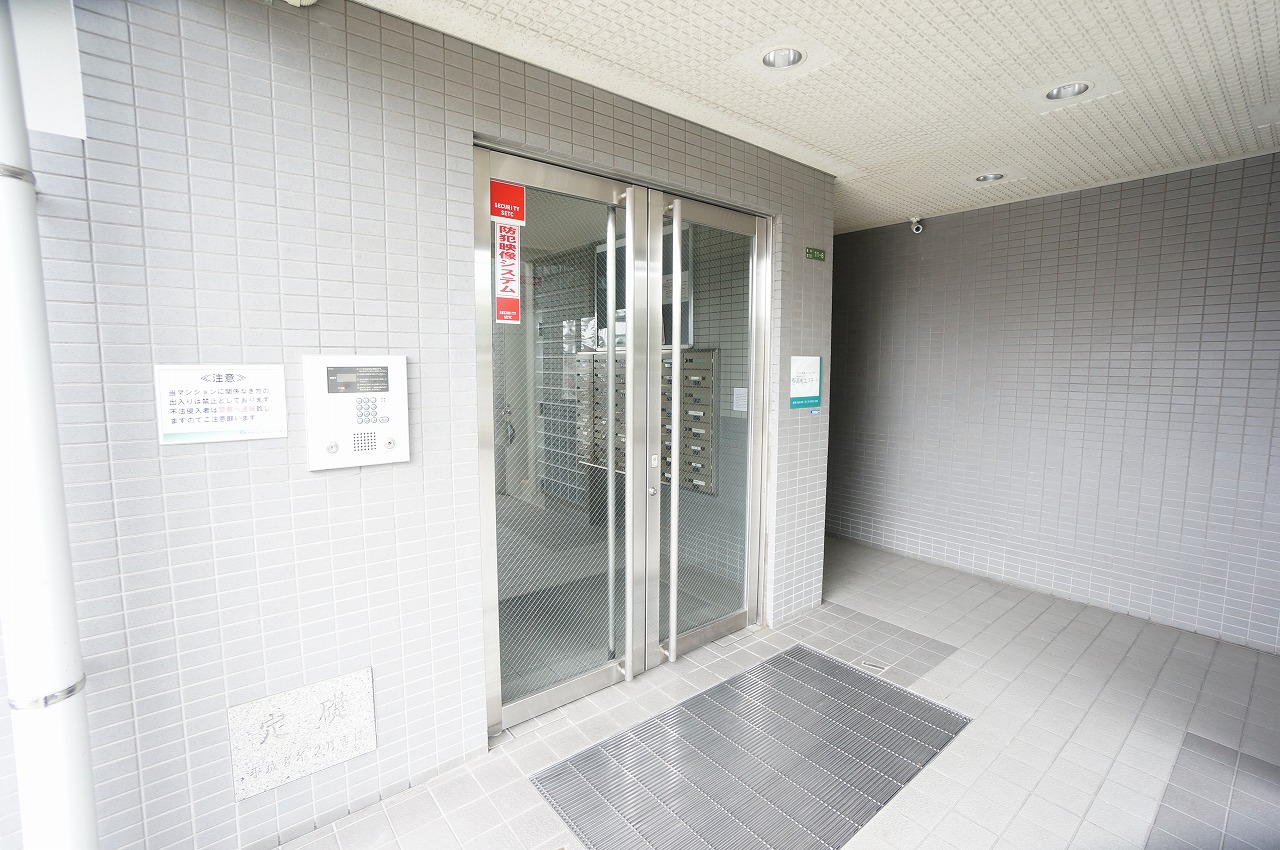 エントランス　オートロック付で安全です！