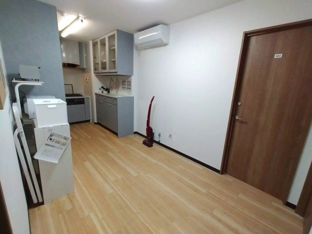 SA200 SA-クロス西九条1の外観写真