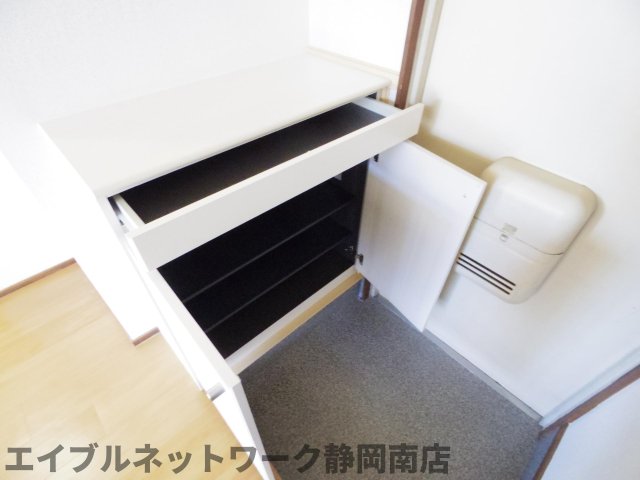 玄関　収納もある玄関です