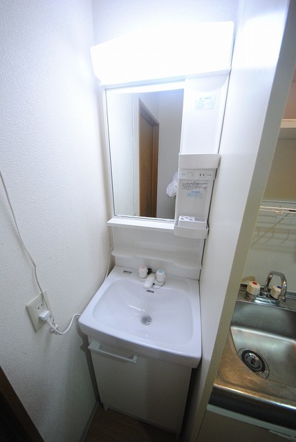 洗面設備　写真は１０３号室