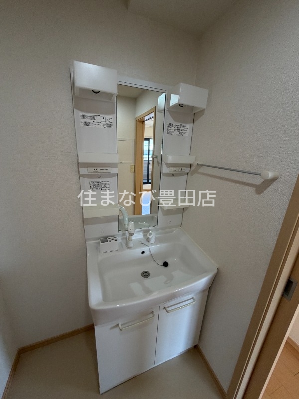 洗面設備　同型タイプ