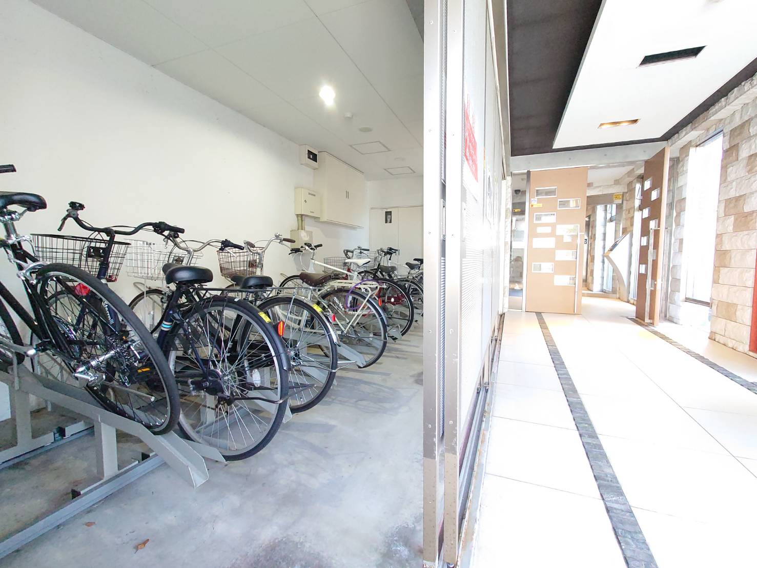 その他共有部分　屋根のある駐輪場
