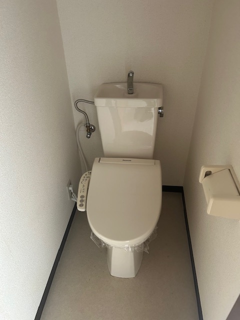 トイレ　※同タイプ参考写真
