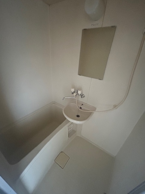 バス・シャワールーム　※同タイプ参考写真