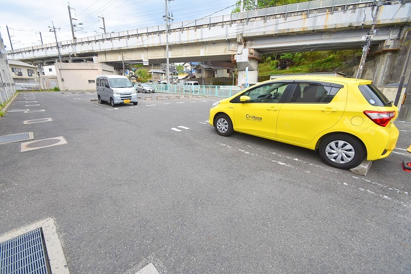 【廿日市市大野のマンションの駐車場】