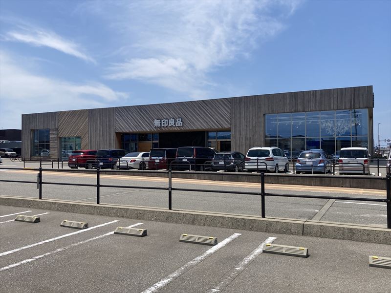 ショッピングセンター　無印良品野々市明倫通り店（ショッピングセンター）まで629m