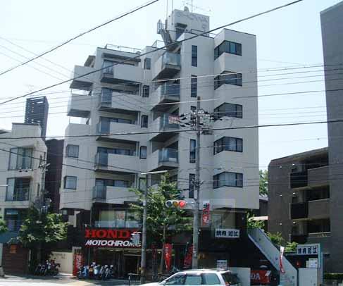 京都市左京区松ケ崎河原田町のマンションの建物外観