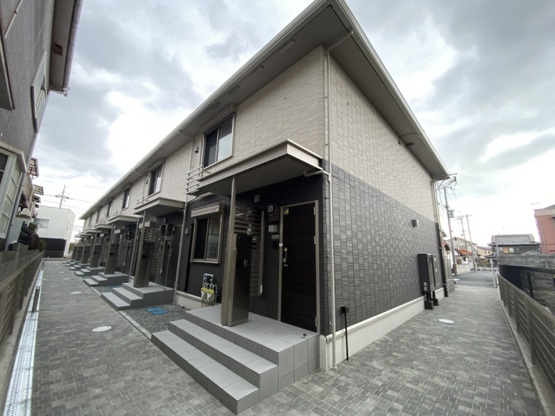 加古郡播磨町本荘のアパートの建物外観