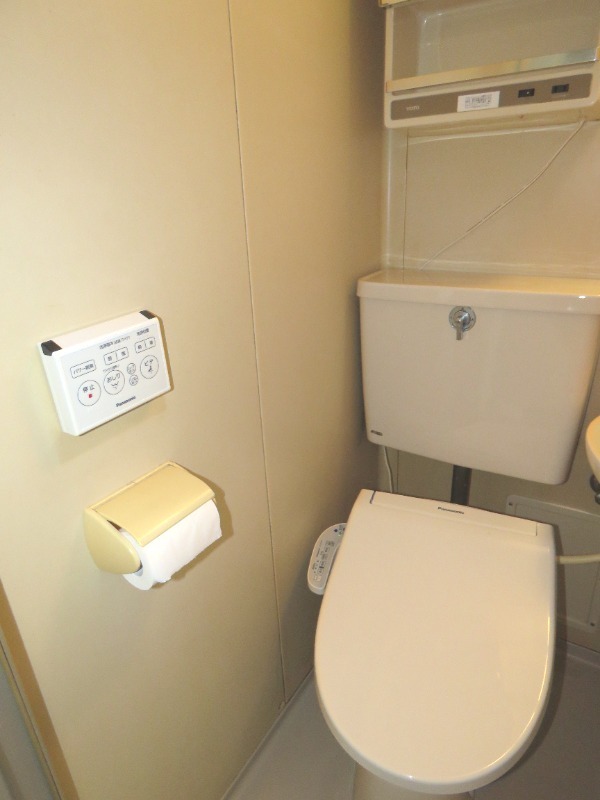 トイレ　温水洗浄便座