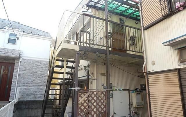横浜市港北区仲手原のアパートの建物外観