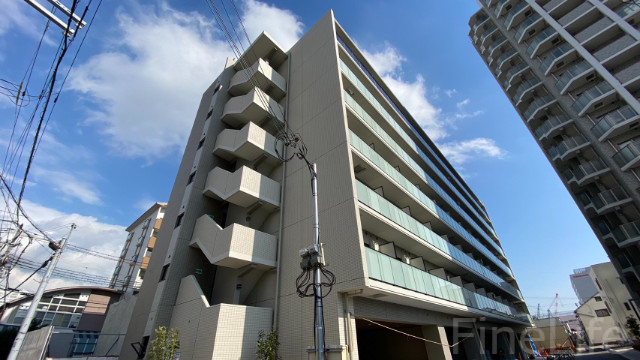 神戸市兵庫区東出町のマンションの建物外観