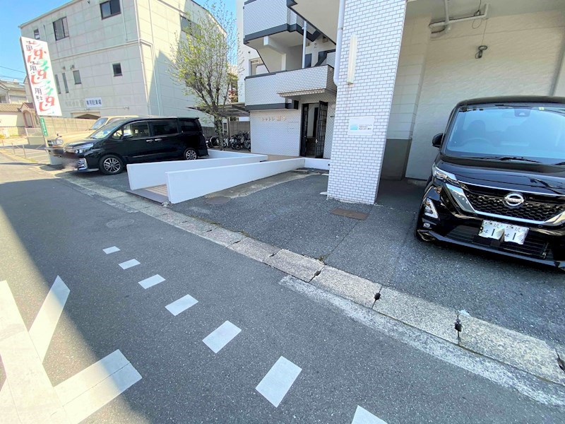 【北九州市小倉北区熊本のマンションの駐車場】