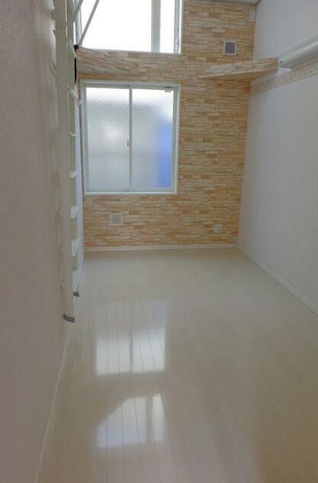 居室・リビング　玄関