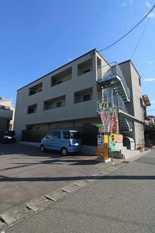 【VAU　HOUSE駅前の建物外観】