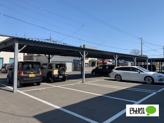 【旭川市神楽六条のアパートの駐車場】