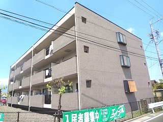 松本市征矢野のマンションの建物外観