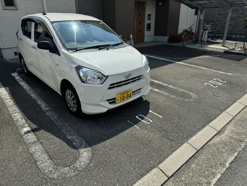 【クレシアＳＫの駐車場】