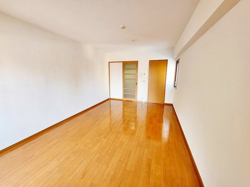 居室・リビング　★洋室12.8帖★