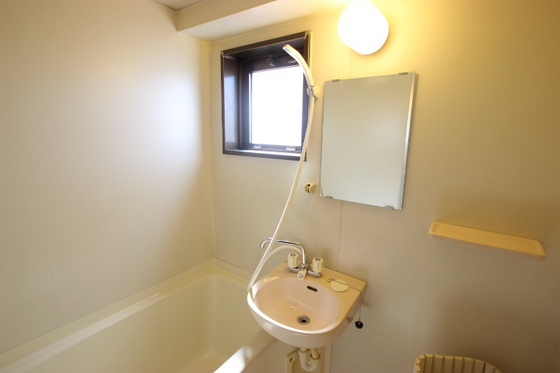 洗面設備　※別部屋の写真です