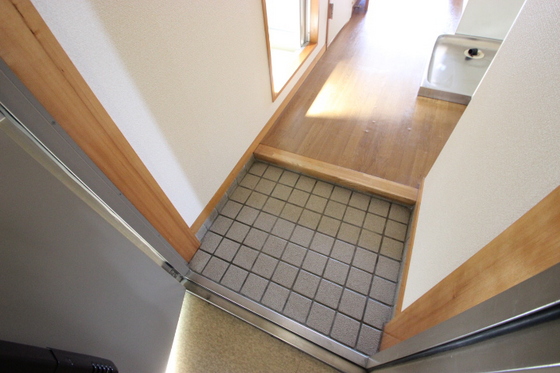 玄関　※別部屋の写真です