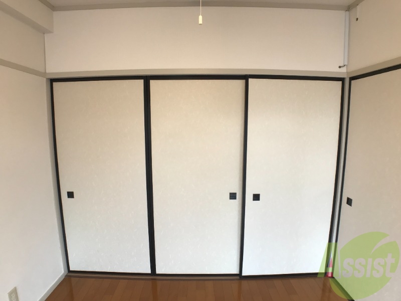 収納　収納はこちらの押し入れをお使いください。