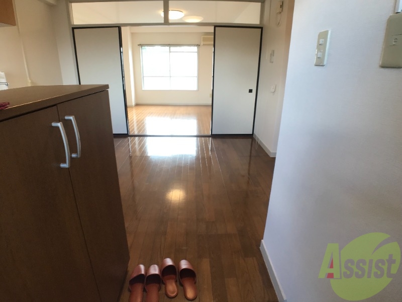 玄関　玄関から撮影しました。広々としていますね！