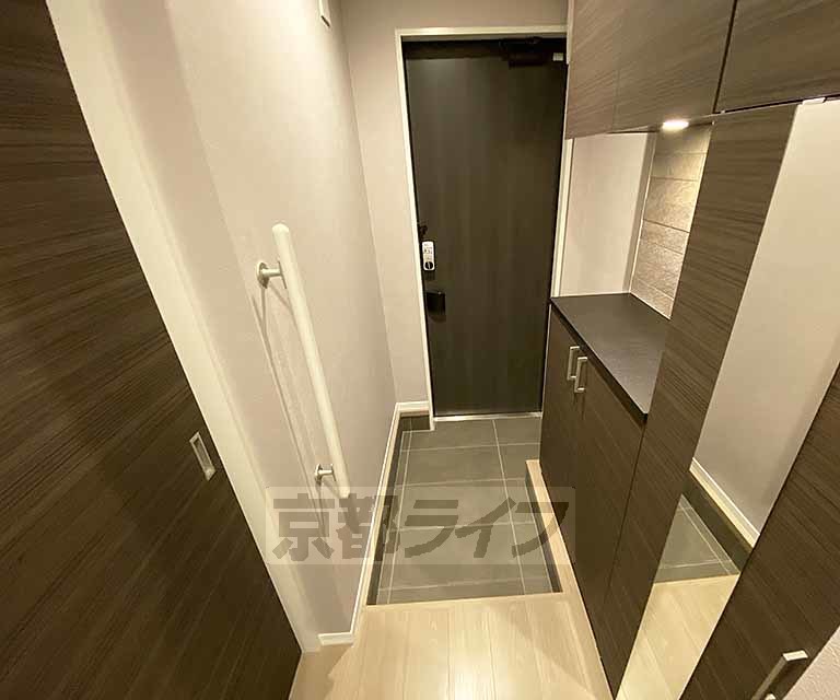 玄関　１０５号室流用。