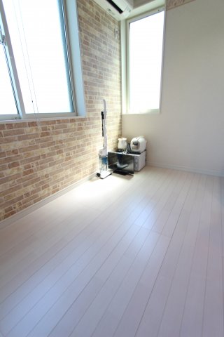 居室・リビング　同アパートの参考写真です。