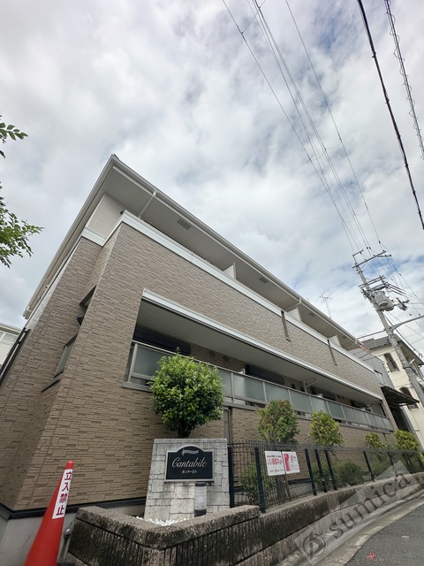 エントランス　落ち着いたエントランス。