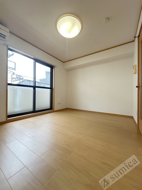 居室・リビング　日当たりのいいお部屋です♪