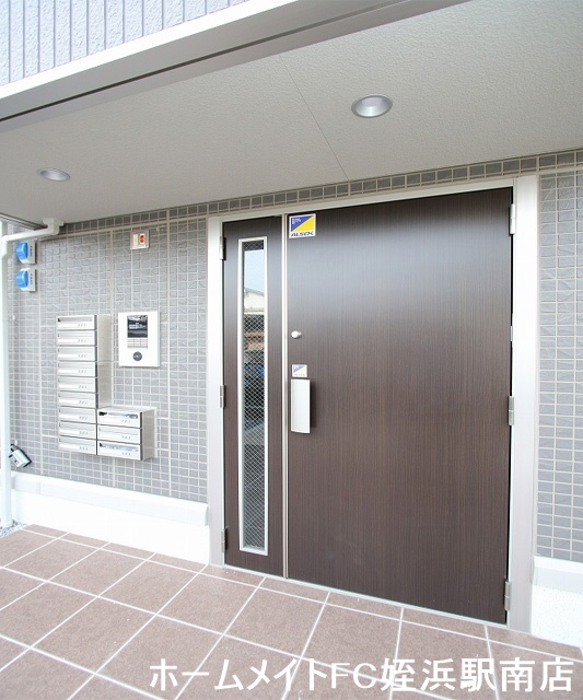 玄関　★オートロック・モニター付きインターホンで安心♪★