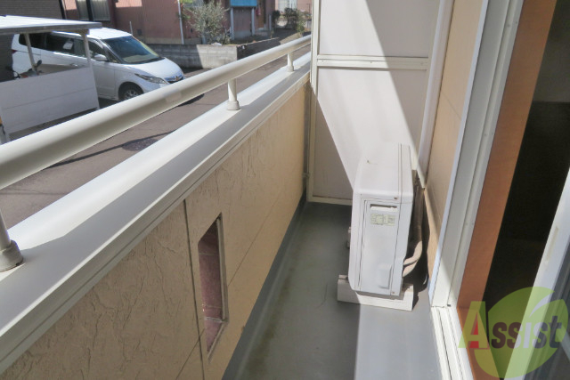 バルコニー　バルコニーは長さも幅も丁度いい広さでした。