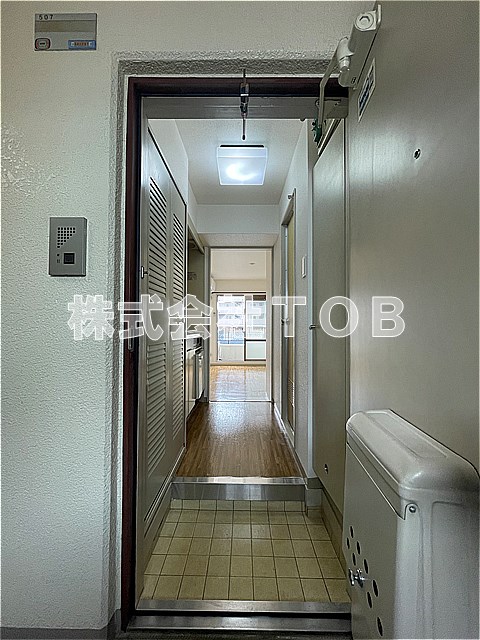 玄関　※同間取り別号室写真です