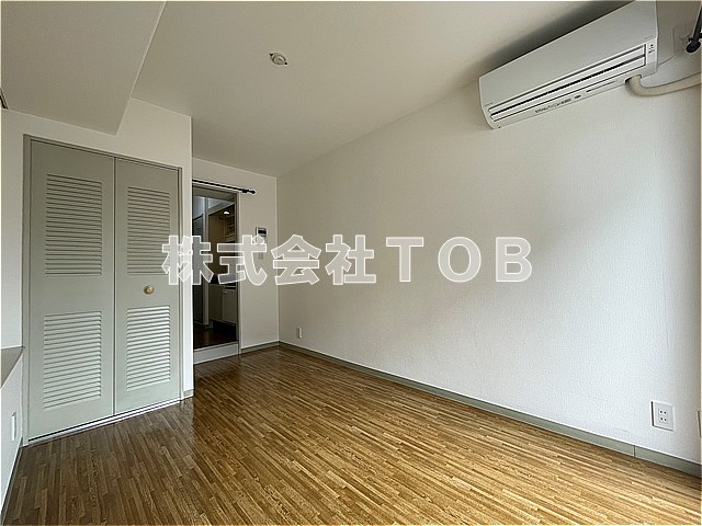 居室・リビング　6.9帖※同間取り別号室写真です