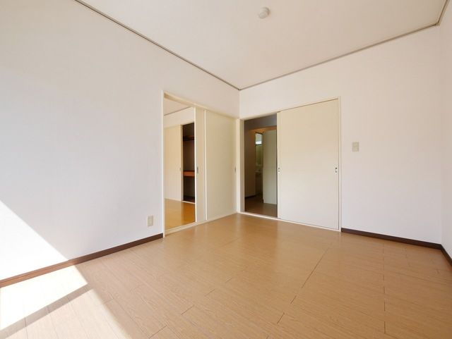 居室・リビング　※別部屋参考写真です
