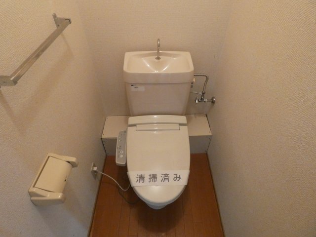 ＪＲ青梅線 昭島駅 徒歩10分 2階建 築37年のトイレ写真