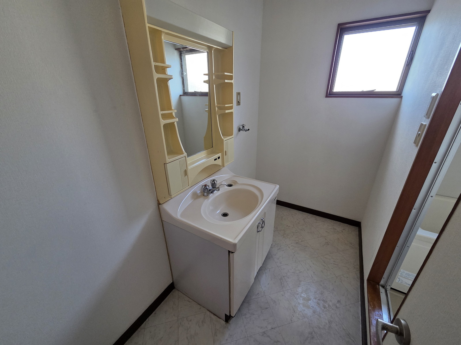 洗面設備　リフォーム時にシャンプードレッサーへ交換します