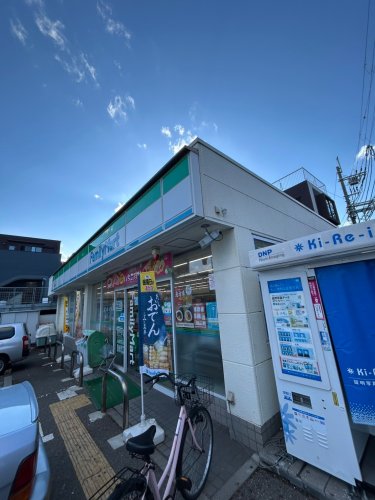 コンビニ　ファミリーマート 西宮名次町店（コンビニ）まで691m