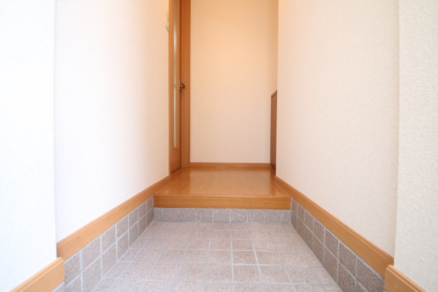 玄関　※別室の参考写真の為、現況優先です。