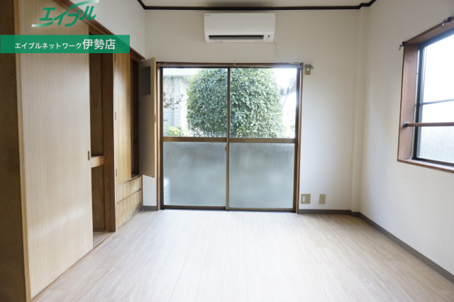 居室・リビング　同型参考写真