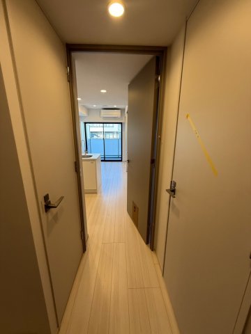 玄関　※同タイプ参考写真です（カラータイプが異なる場合がございます