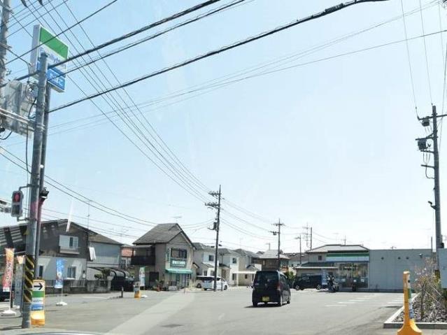 コンビニ　ファミリーマート（コンビニ）まで1384m