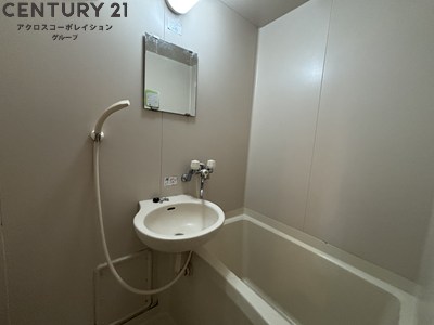 バス・シャワールーム　バストイレセパレートタイプのシンプルな浴室です！