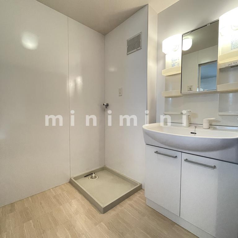 洗面設備　※写真は別号室のものですので現状優先とさせていただきます