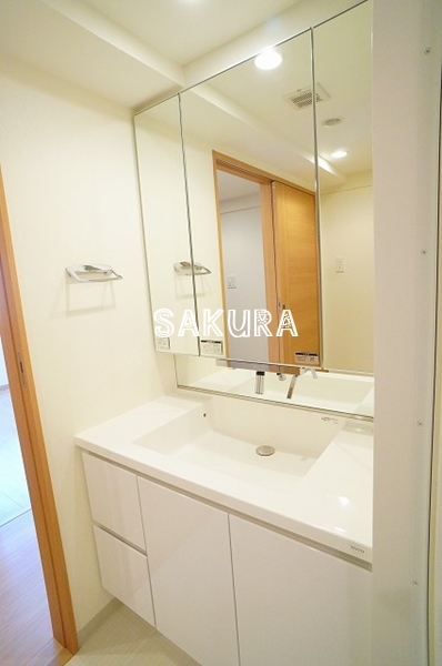 洗面設備　身支度に欠かせない独立洗面台♪