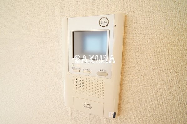 セキュリティ　女性の方でも安心のモニター付きインターフォン♪