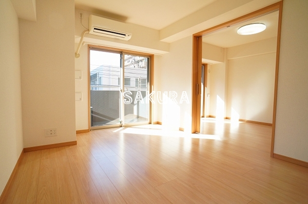 居室・リビング　開放感のあるゆったりとしたお部屋です♪