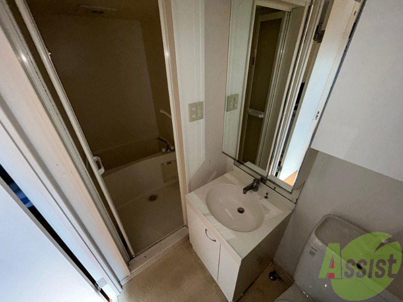 洗面設備　洗面台は独立してります。朝の身支度にどうぞ。