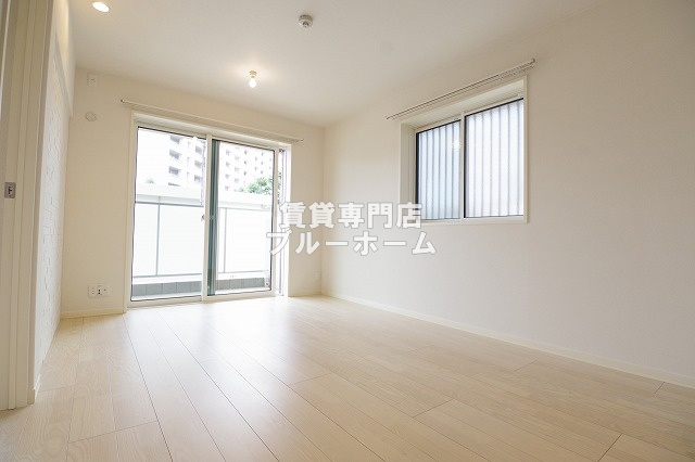 居室・リビング　12.1帖の広々としたリビング！